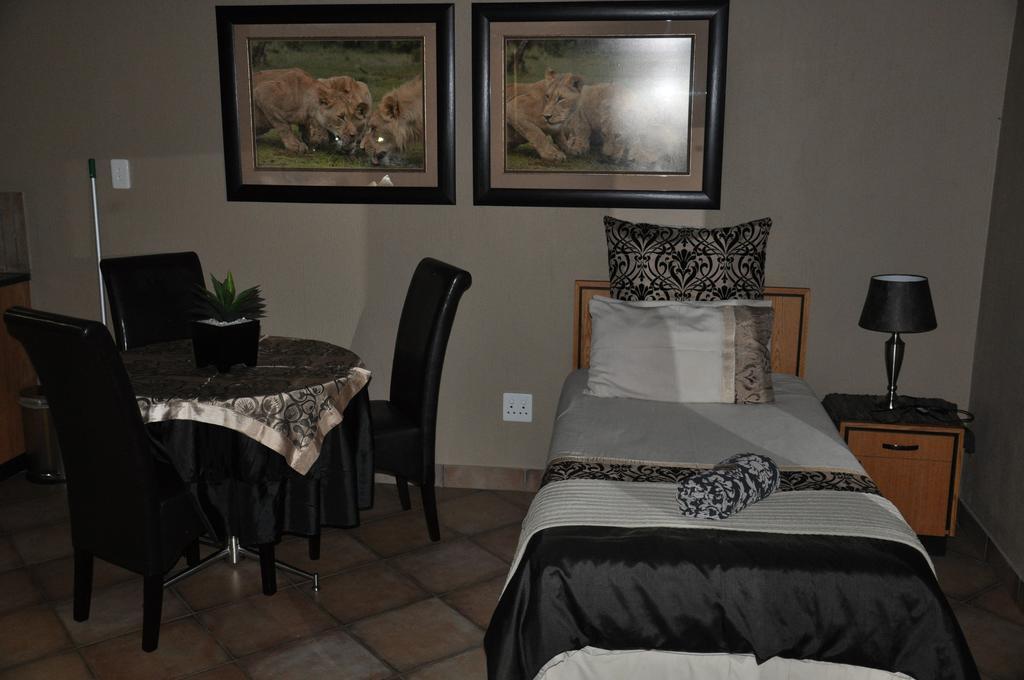 Ukutula Lion Lodge Beestekraal  Oda fotoğraf